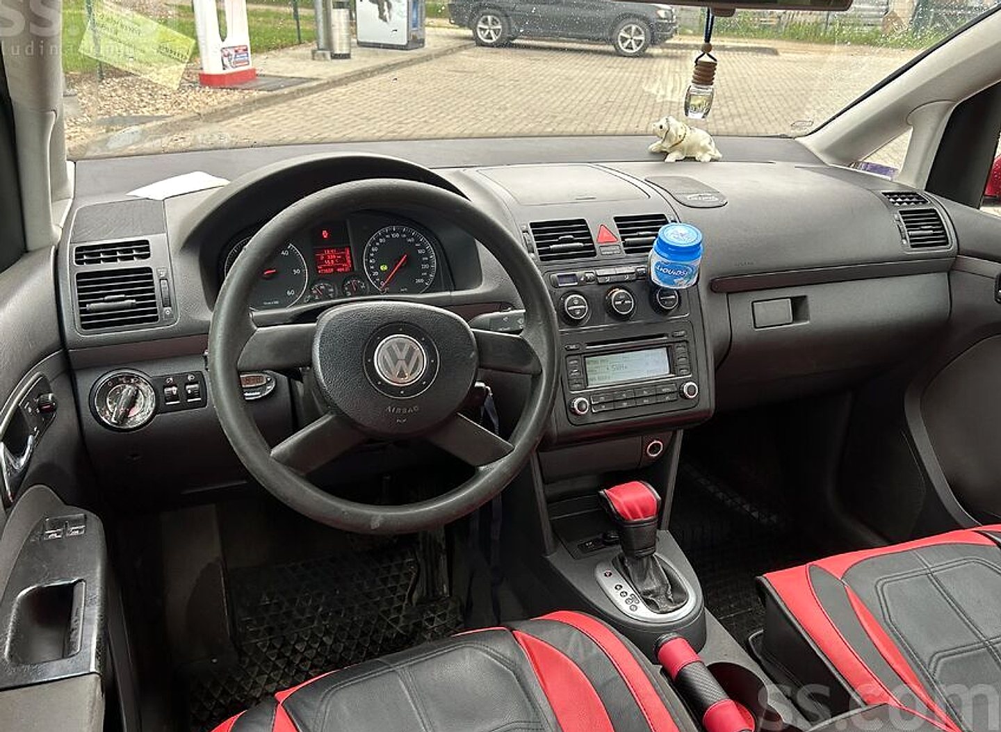Volkswagen Touran — foto 5