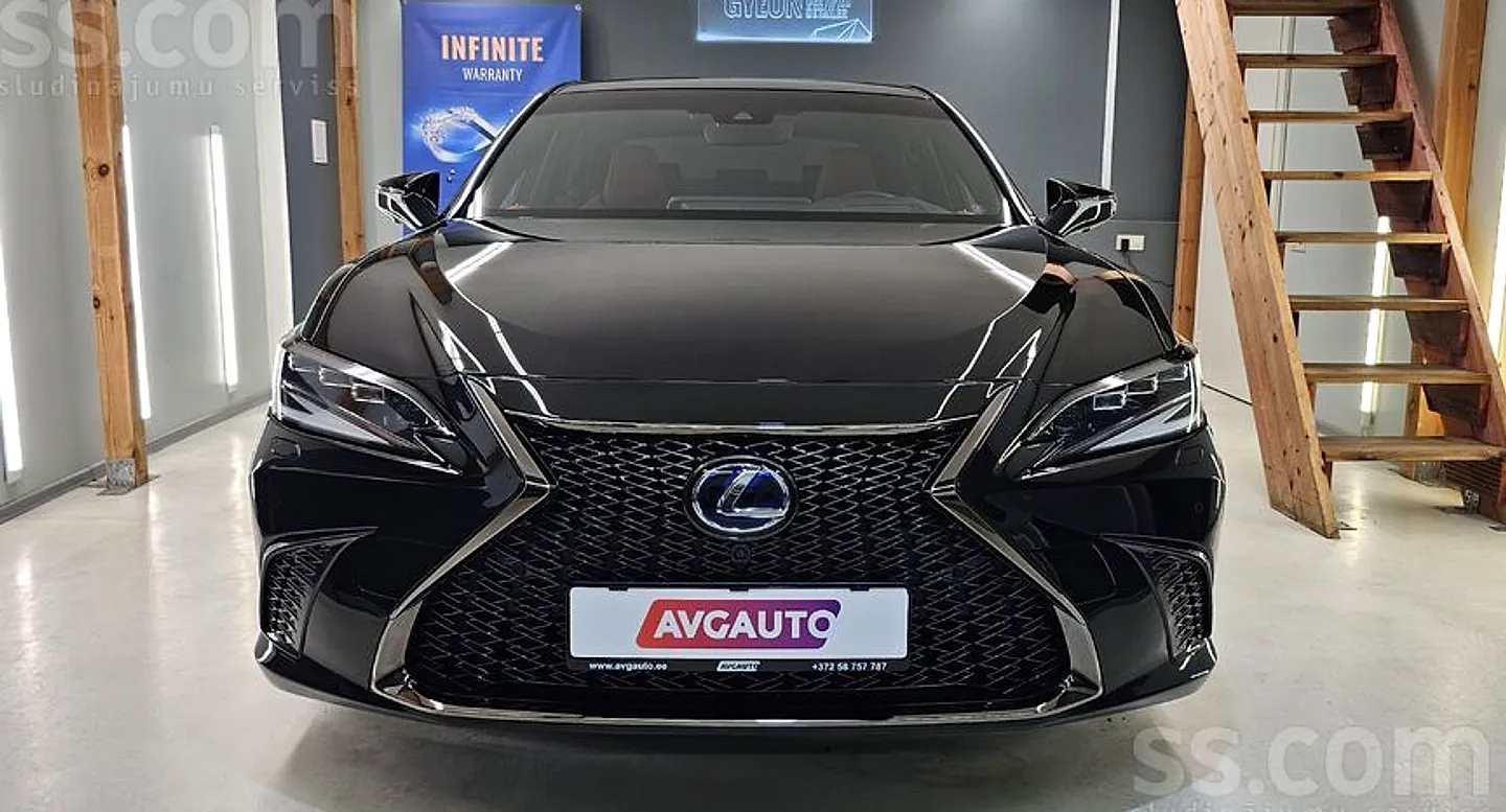 Lexus ES, 2022. gads