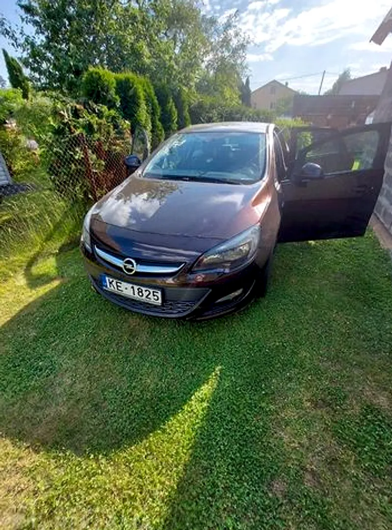 Opel Astra, 2015. gads