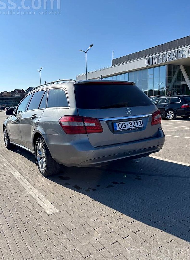 Mercedes-Benz E200 — foto 3