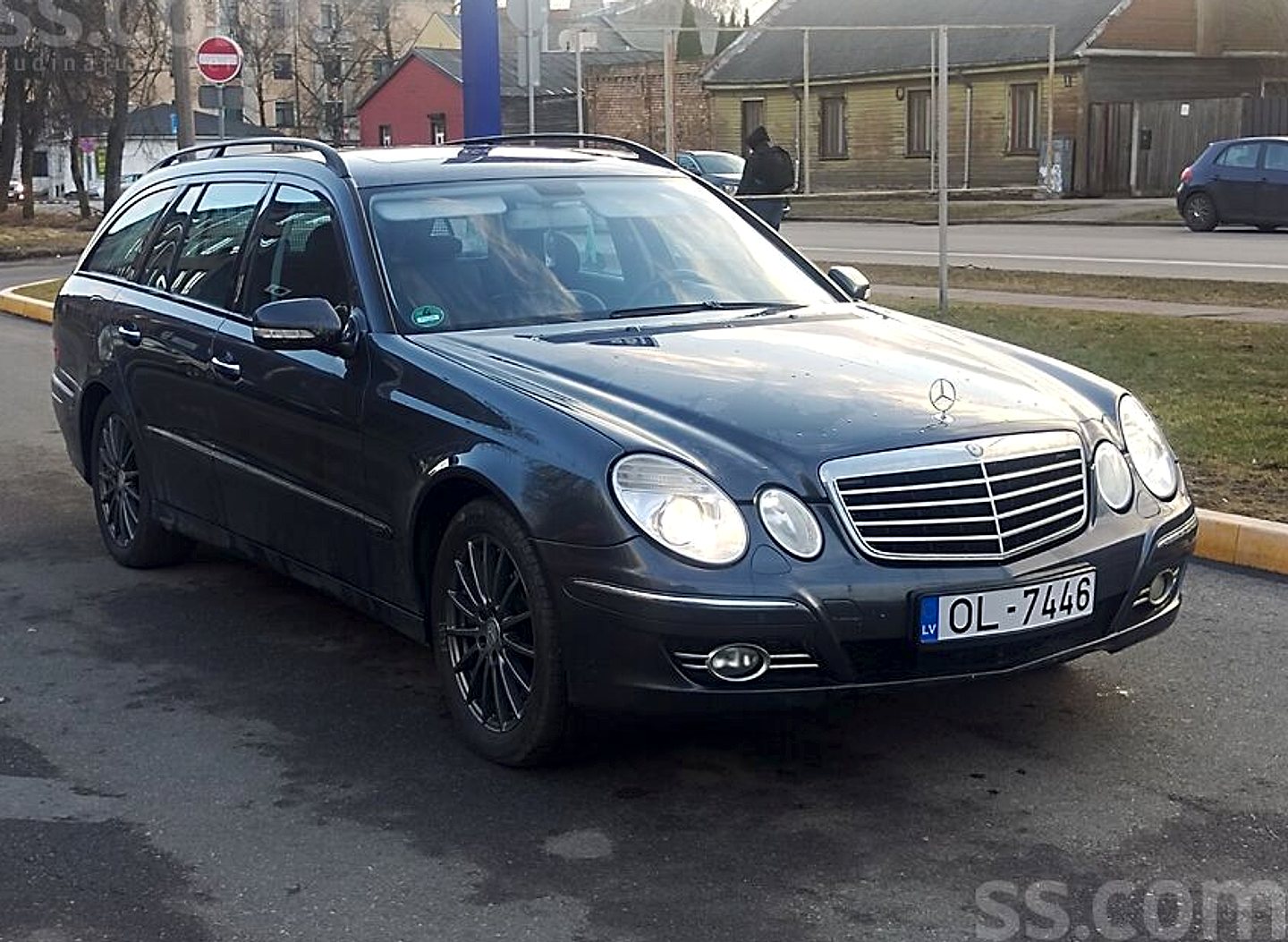 Mercedes-Benz E320 — foto 2
