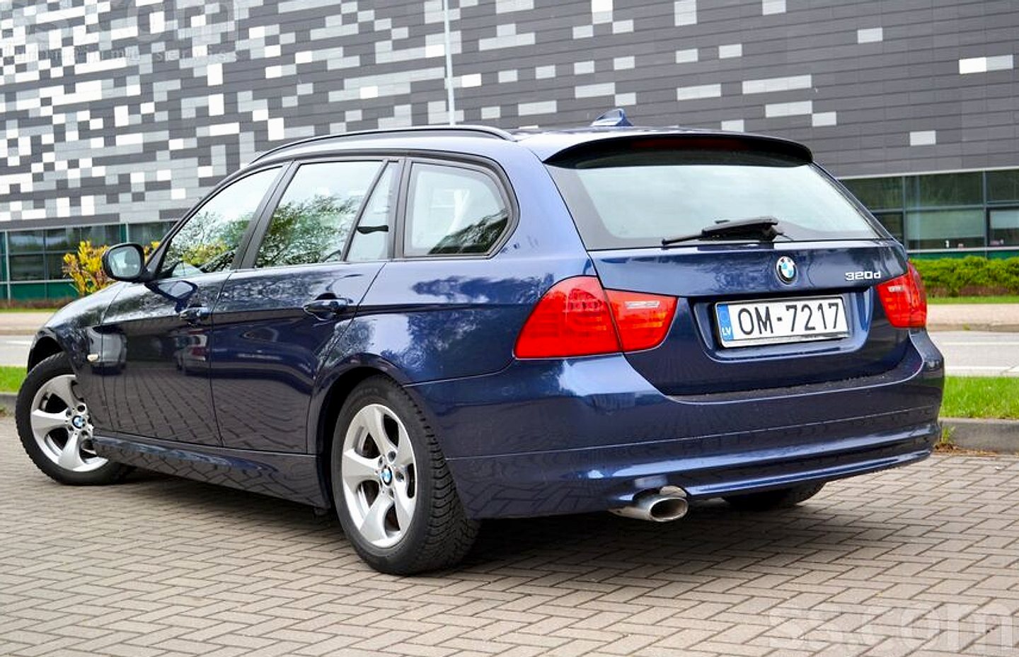 BMW 320 — foto 4