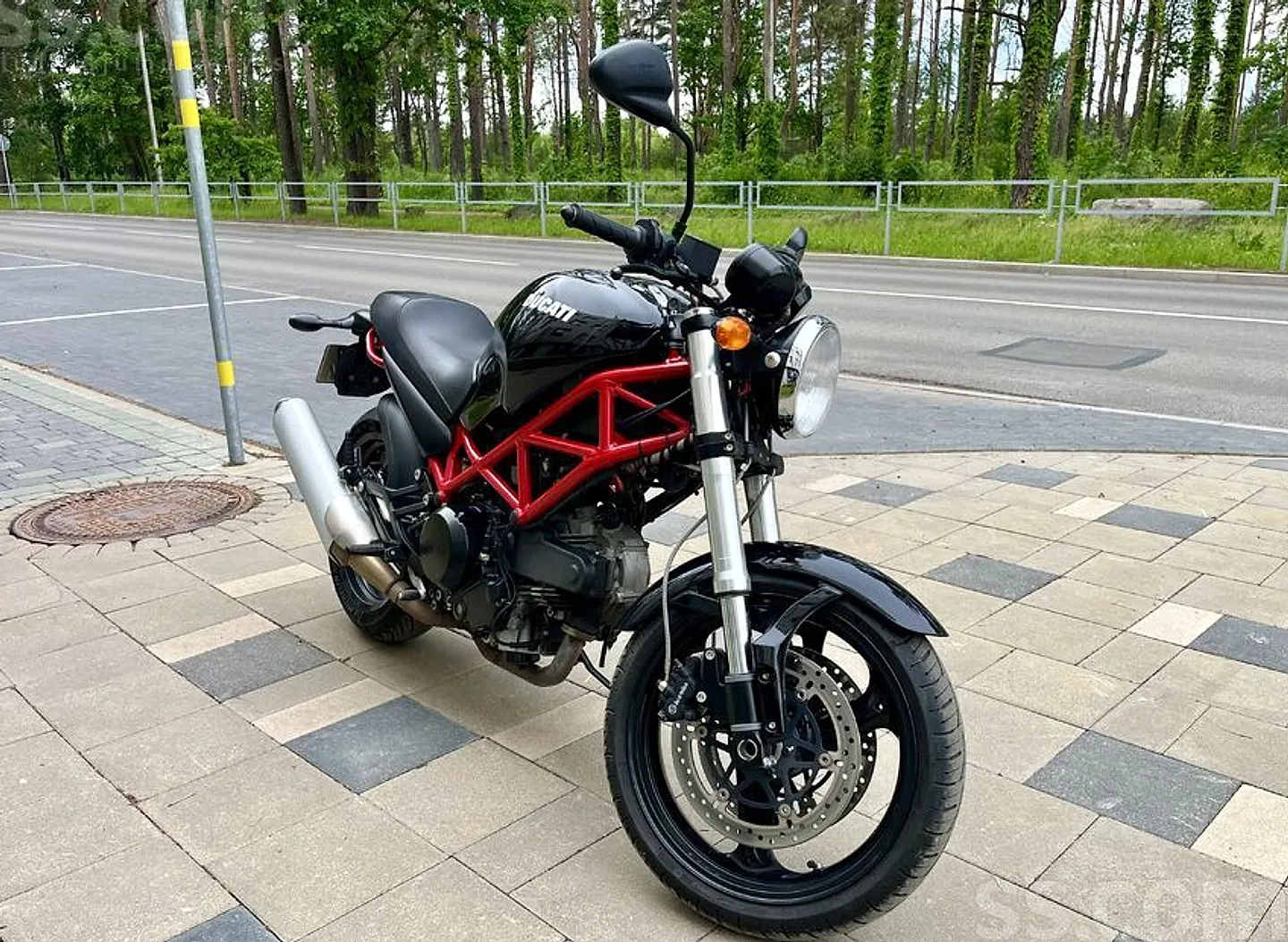 Ducati Monster 695, 2008. gads