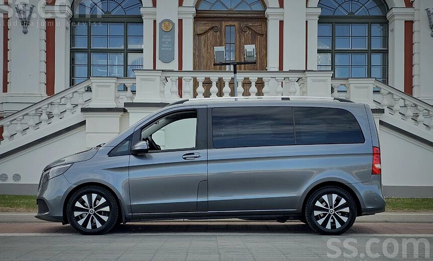 Mercedes-Benz V220 — foto 4