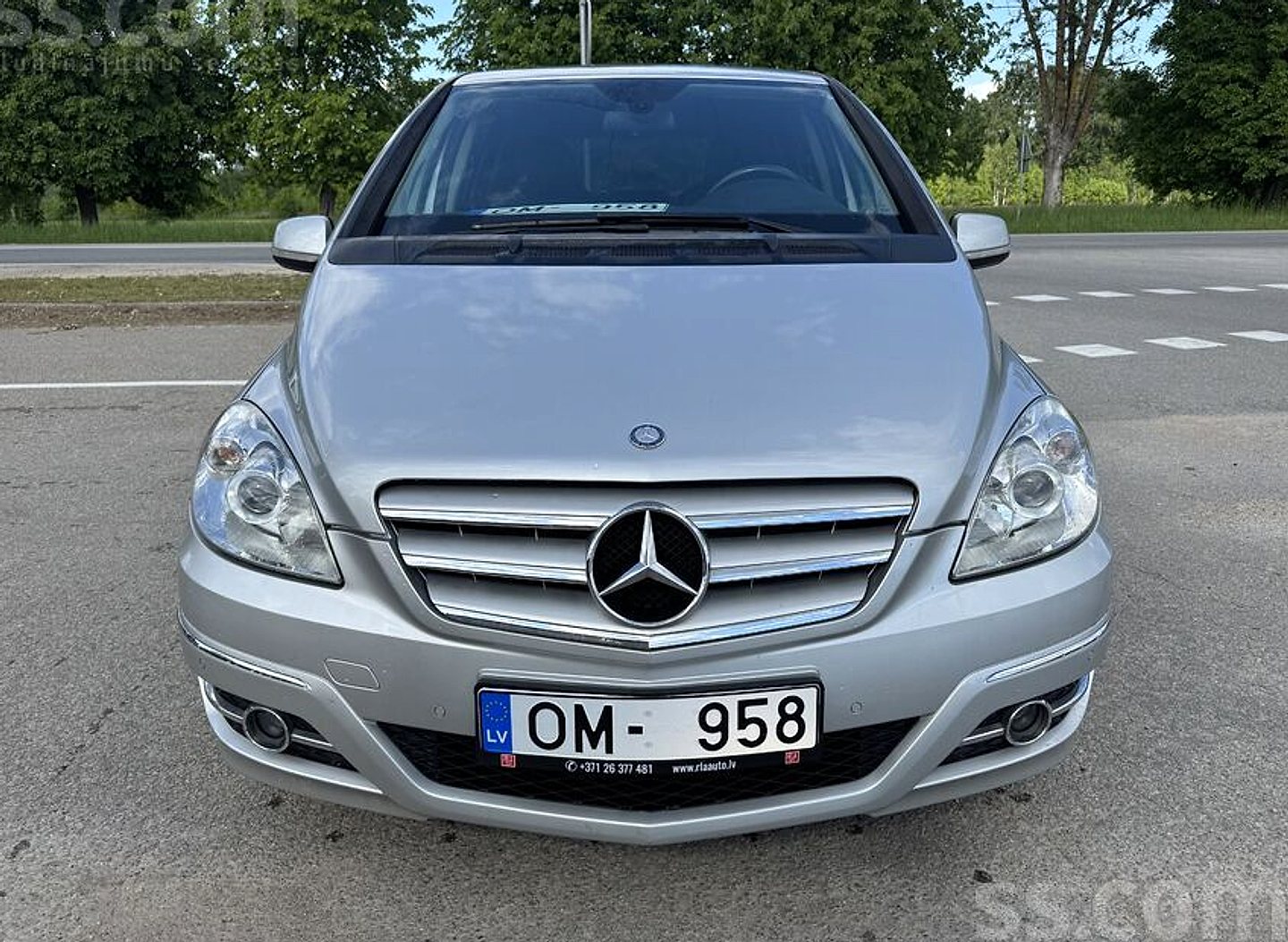 Mercedes-Benz B200 — foto 2