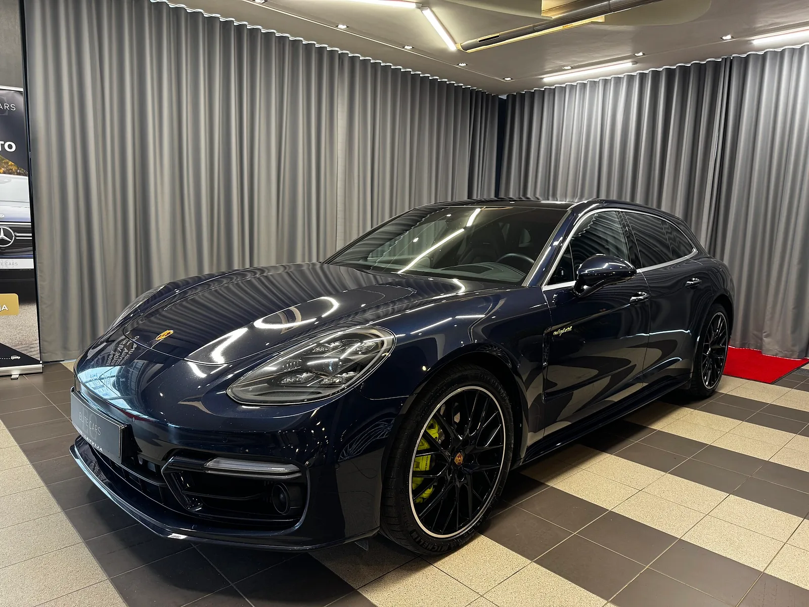 Porsche Panamera 4 E-Hybrid, 2021. gads
