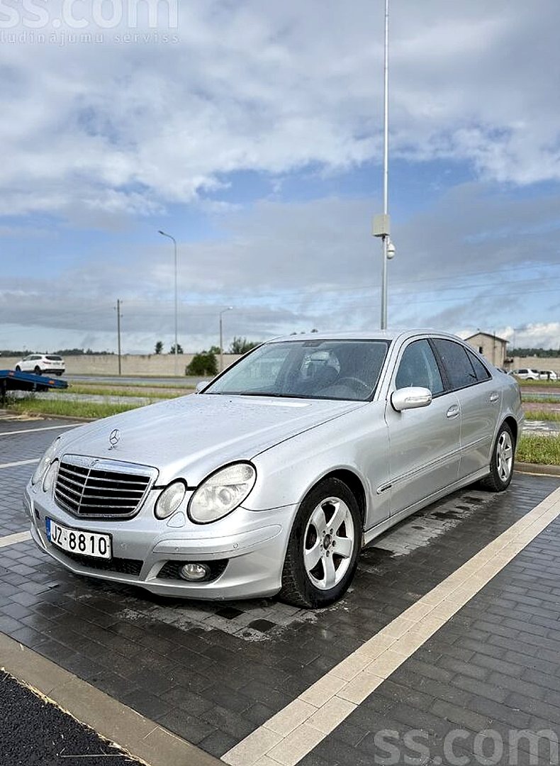 Mercedes-Benz E270 — foto 2