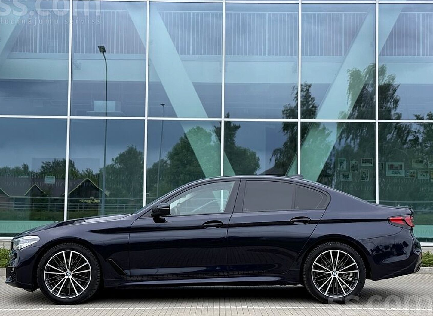 BMW 520 — foto 2