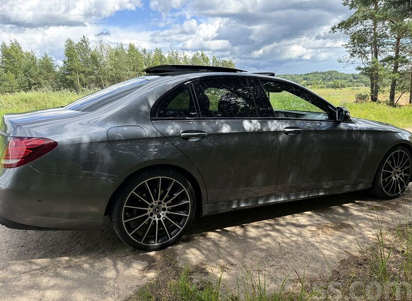 Mercedes-Benz E220 — foto 4