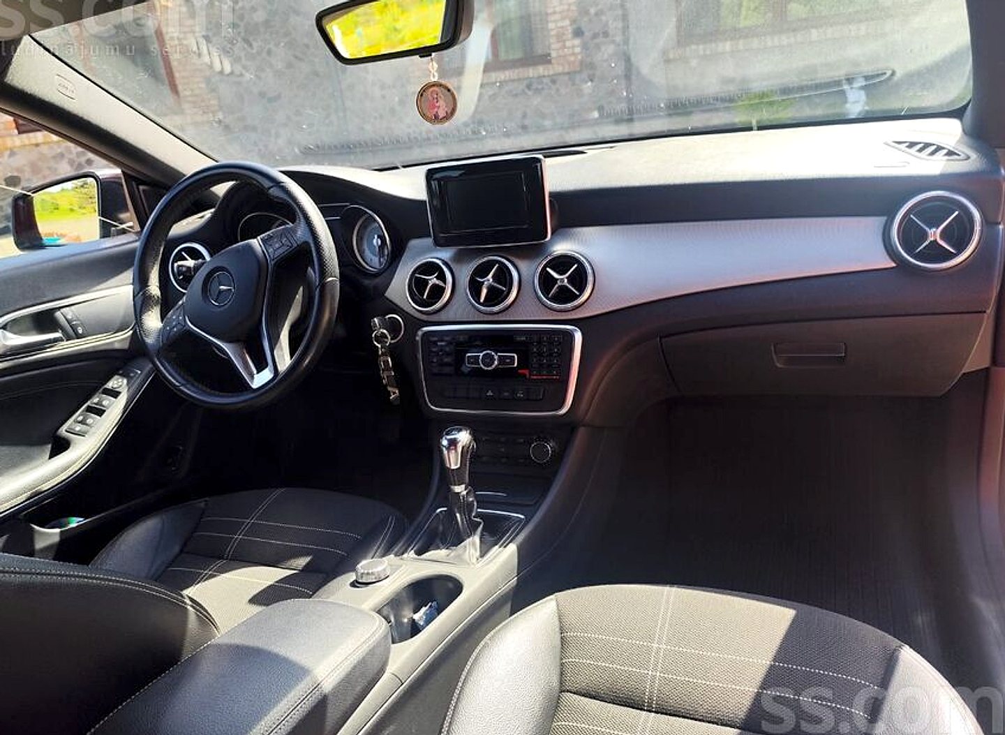 Mercedes-Benz CLA180 — foto 4