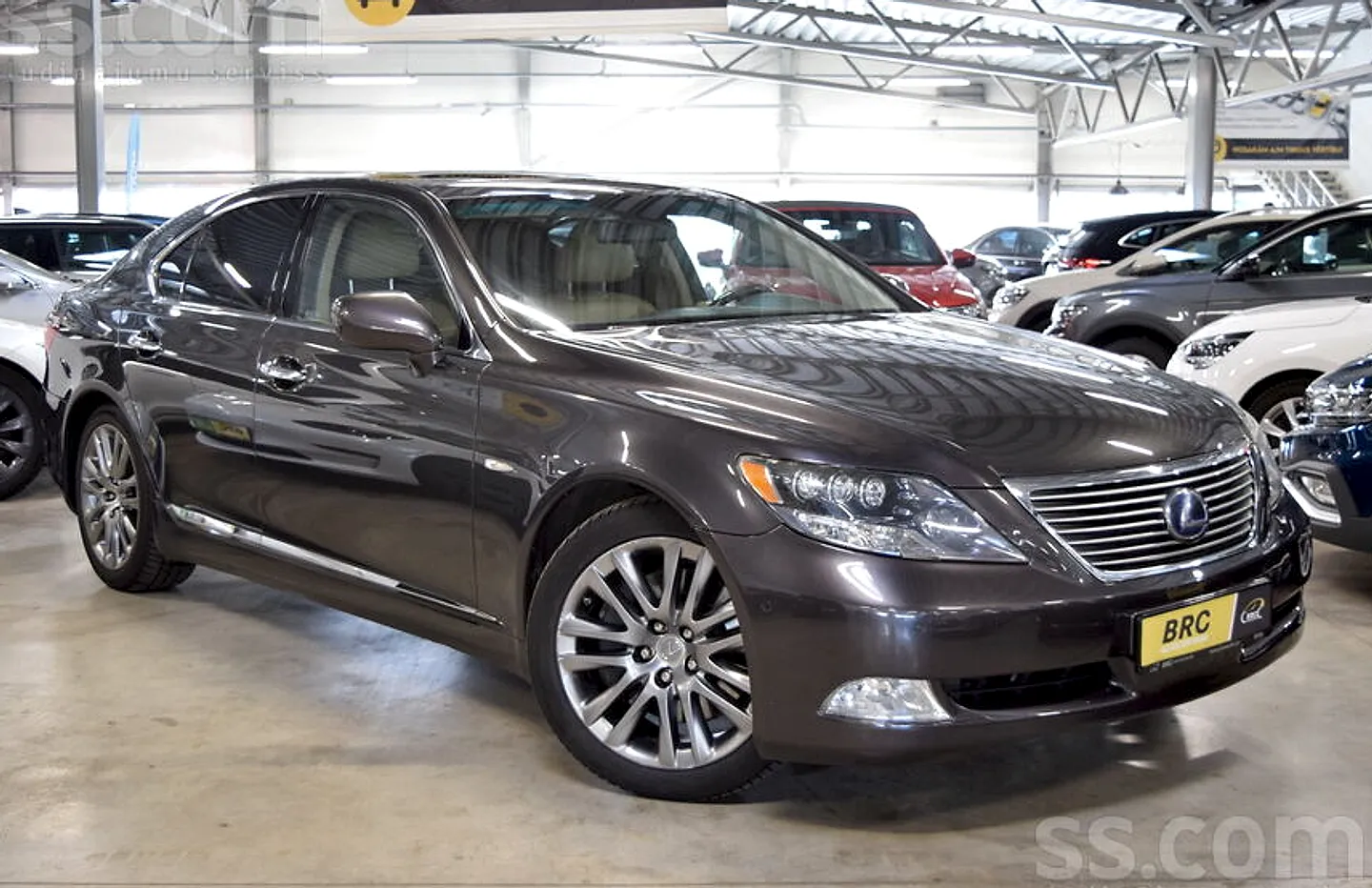 Lexus LS, 2009. gads