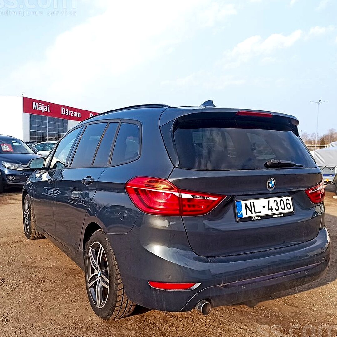 BMW 218 — foto 5