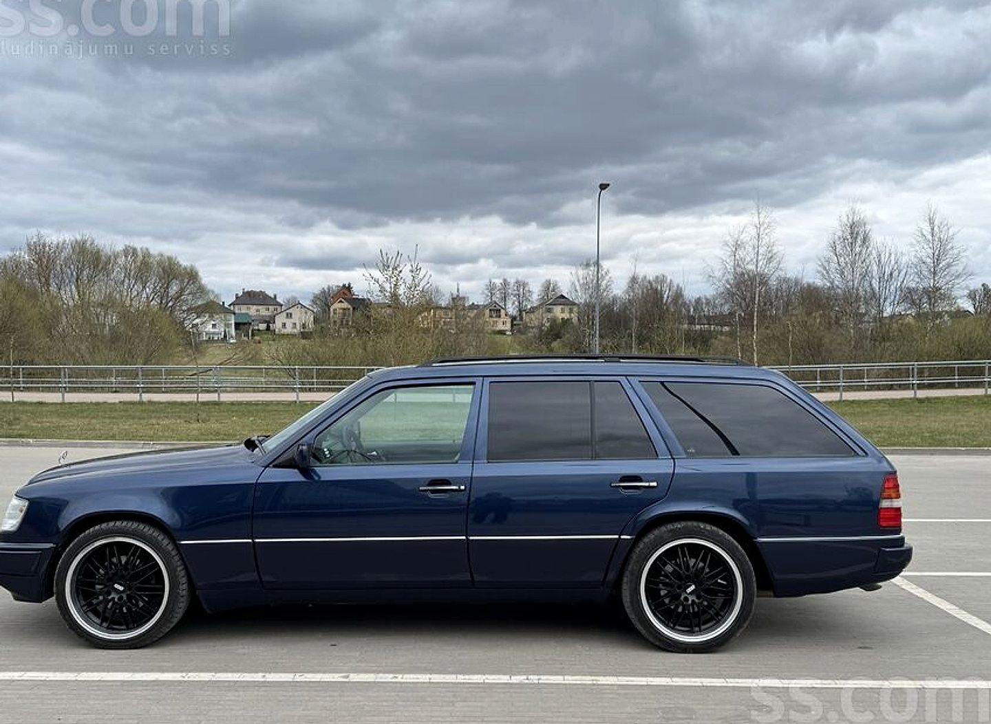 Mercedes-Benz E220 — foto 6