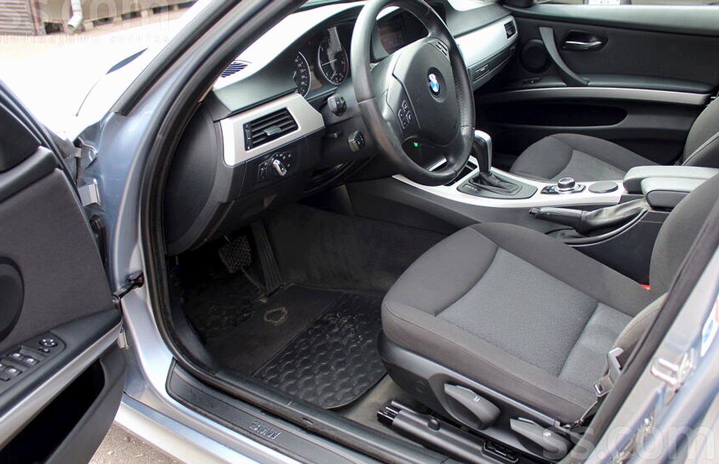 BMW 320 — foto 6