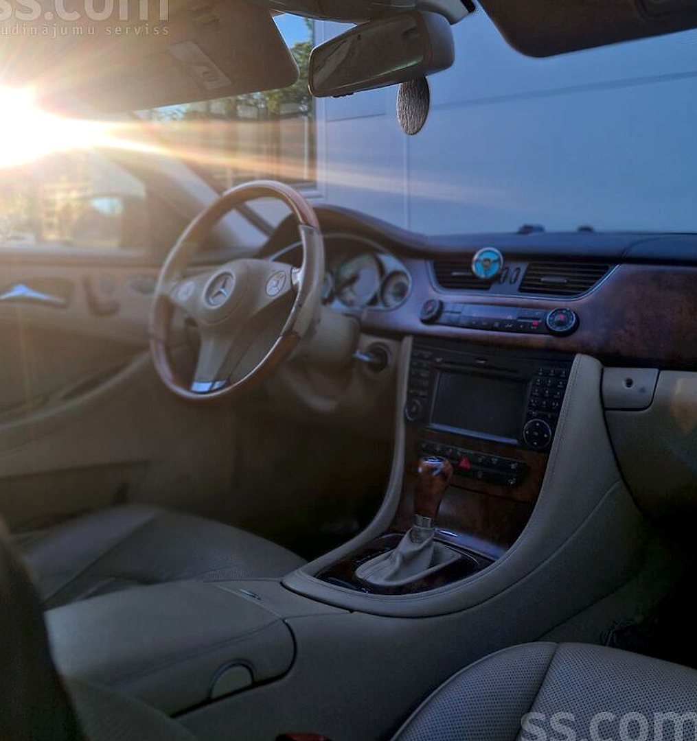 Mercedes-Benz CLS320 — foto 5