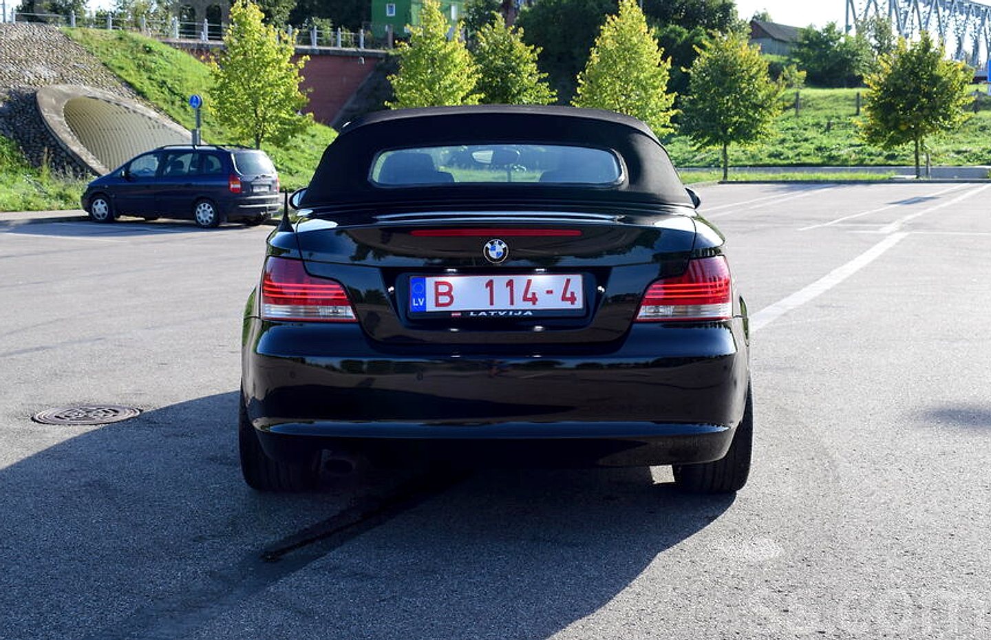 BMW 118 — foto 2