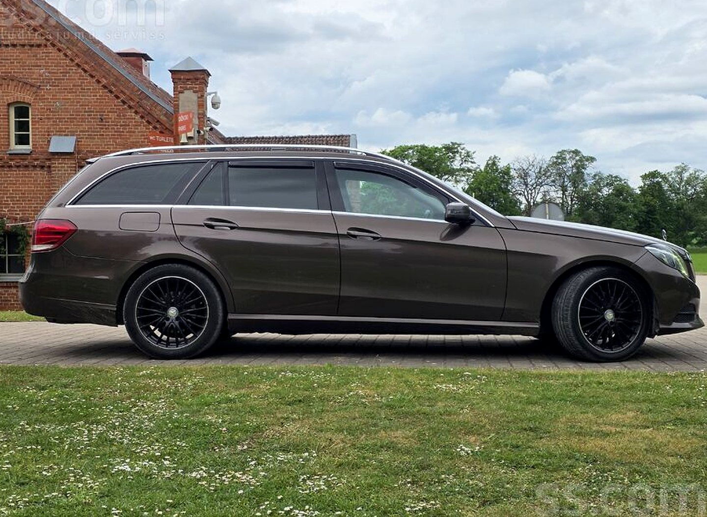 Mercedes-Benz E300 — foto 5