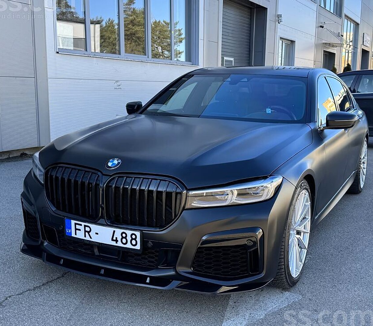 BMW 750 — foto 2