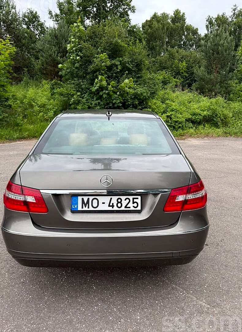 Mercedes-Benz E200 — foto 5
