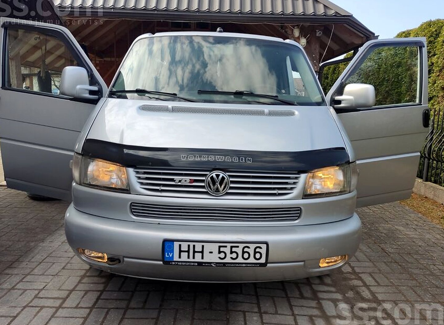 Volkswagen Multivan, 2000. gads