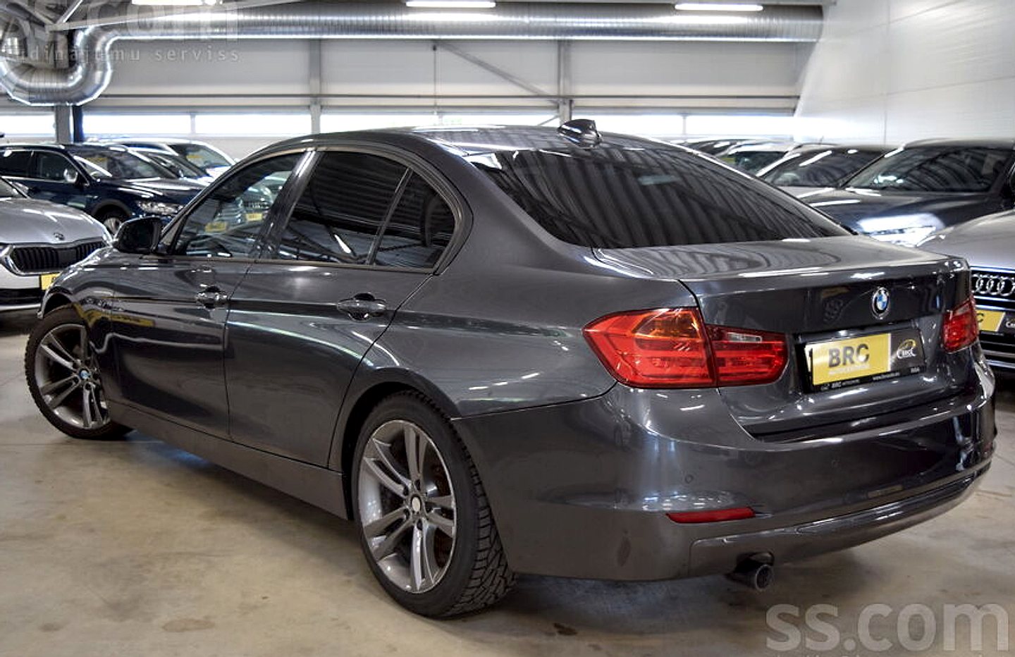 BMW 320 — foto 2