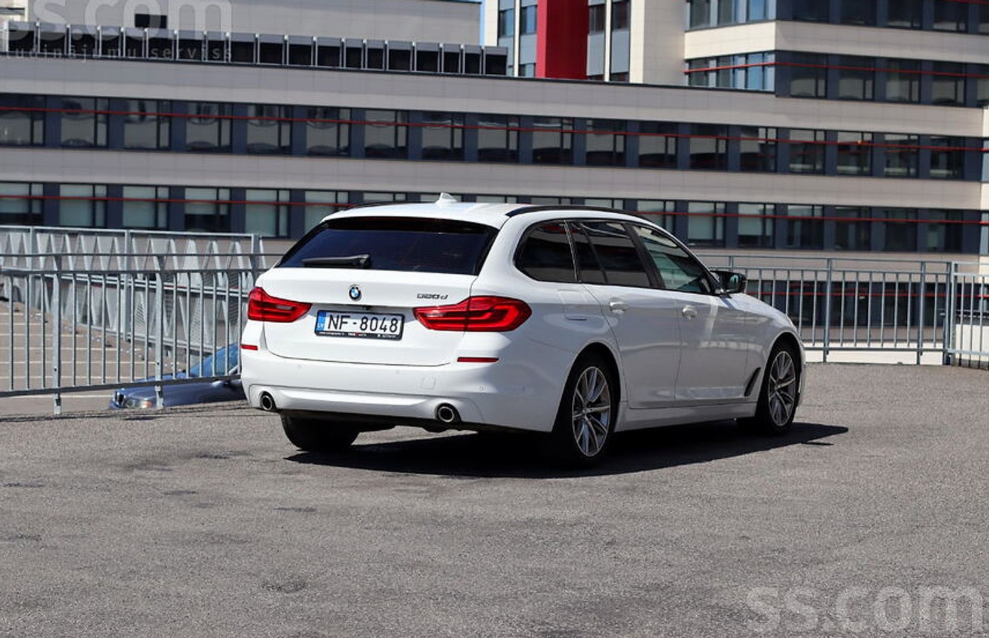 BMW 520 — foto 6