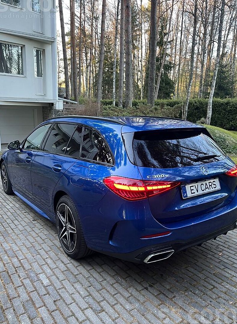 Mercedes-Benz C300 — foto 3