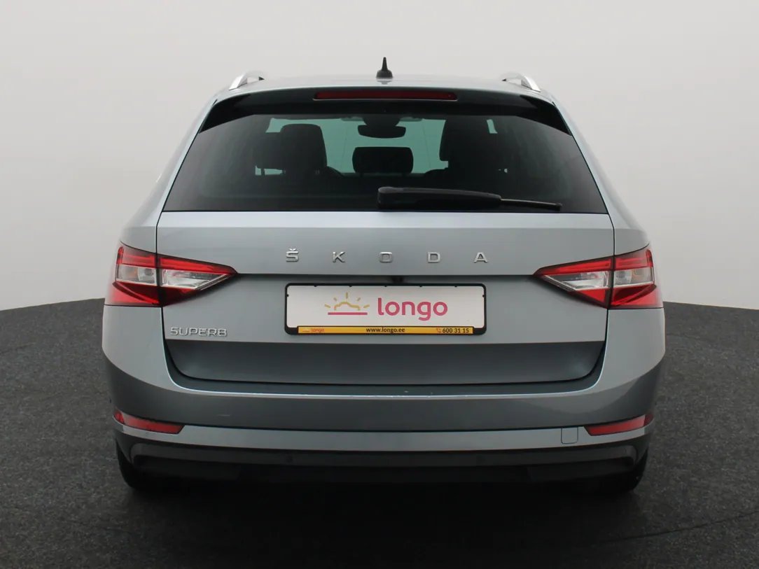 Škoda Superb — foto 6