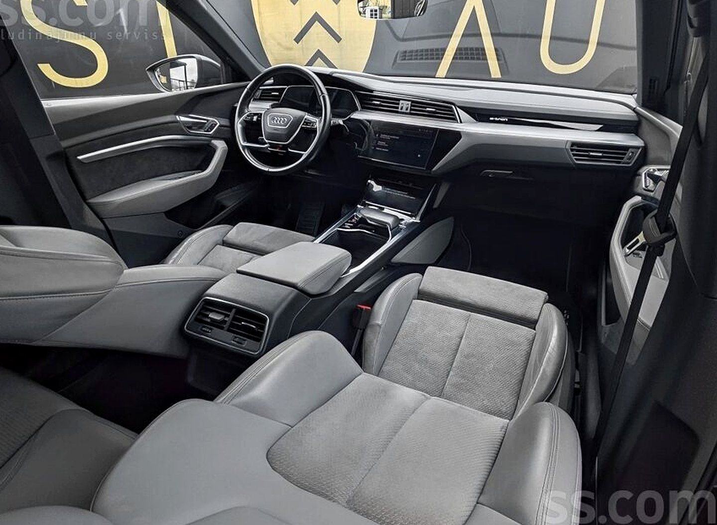 Audi E-tron — foto 5