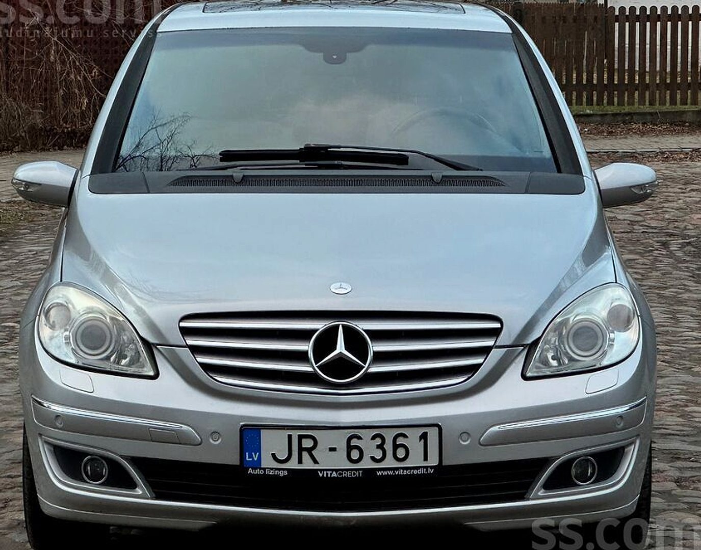 Mercedes-Benz B200 — foto 3