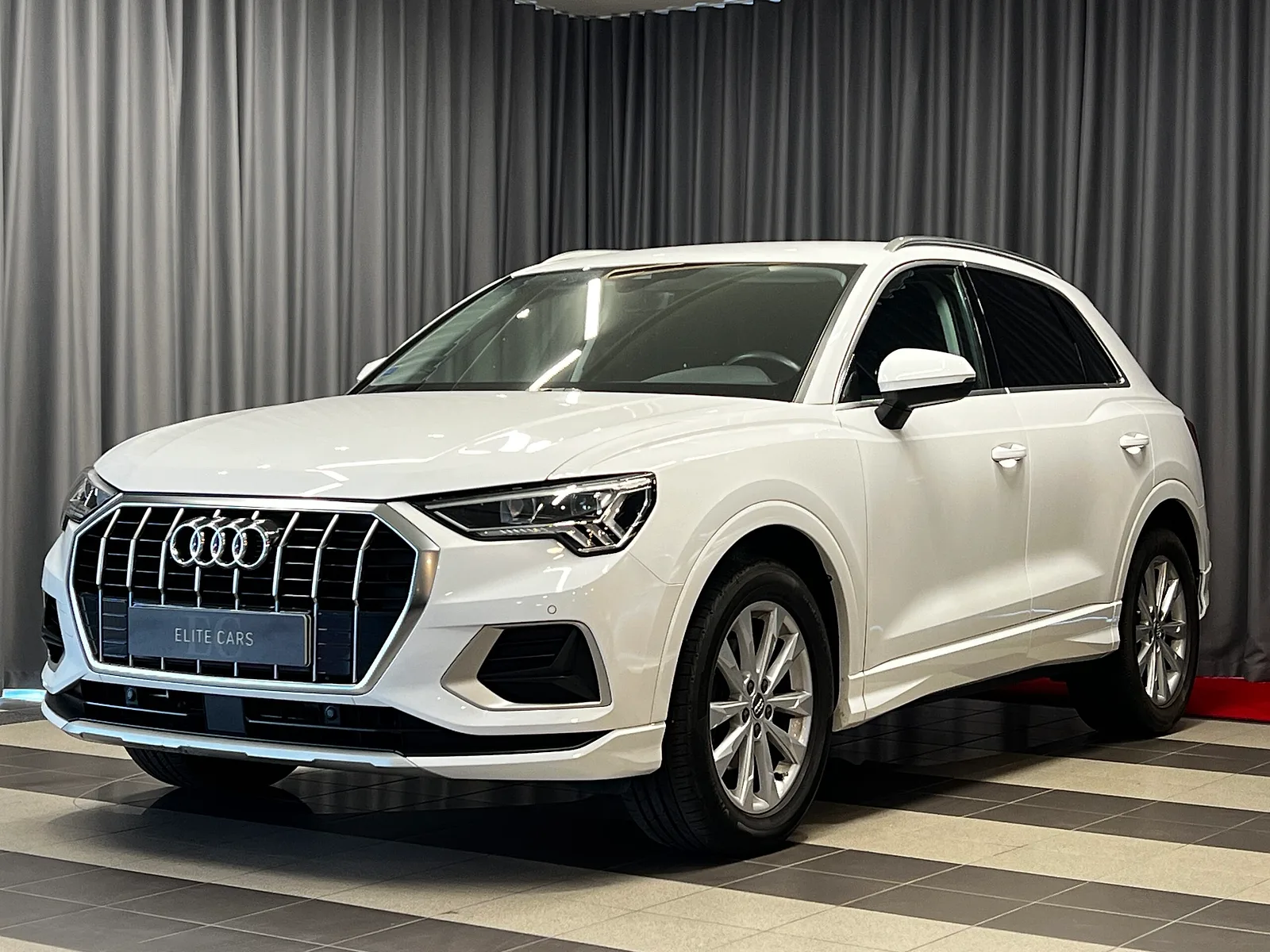 Audi Q3, 2020. gads