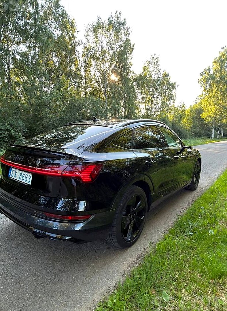 Audi E-tron — foto 3