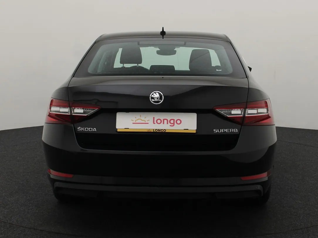 Škoda Superb — foto 6