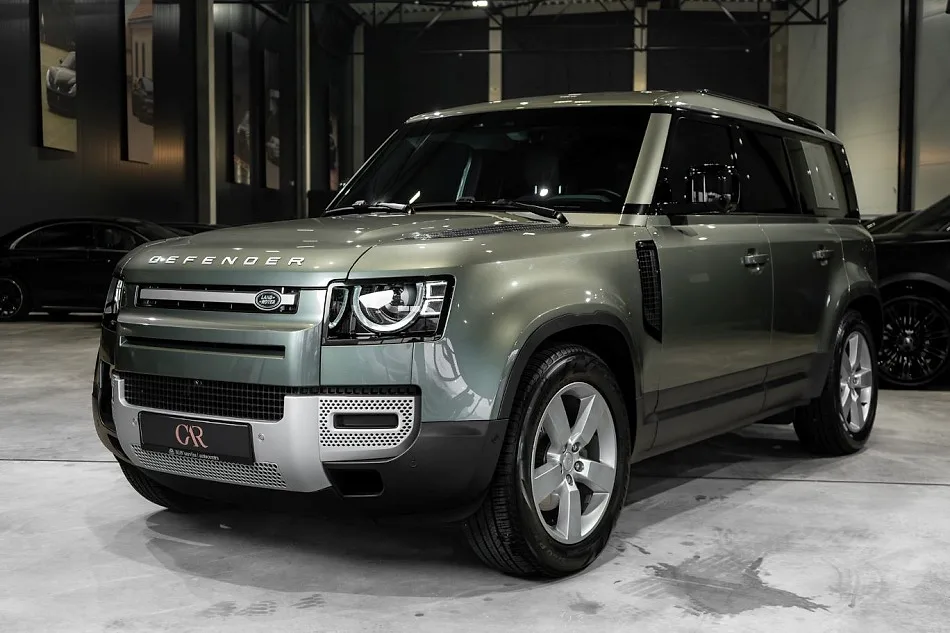 Land Rover Defender, 2024. gads