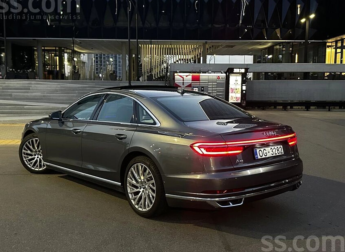 Audi A8 — foto 5