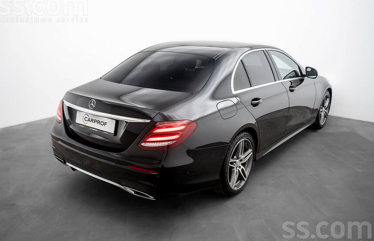 Mercedes-Benz E220 — foto 4