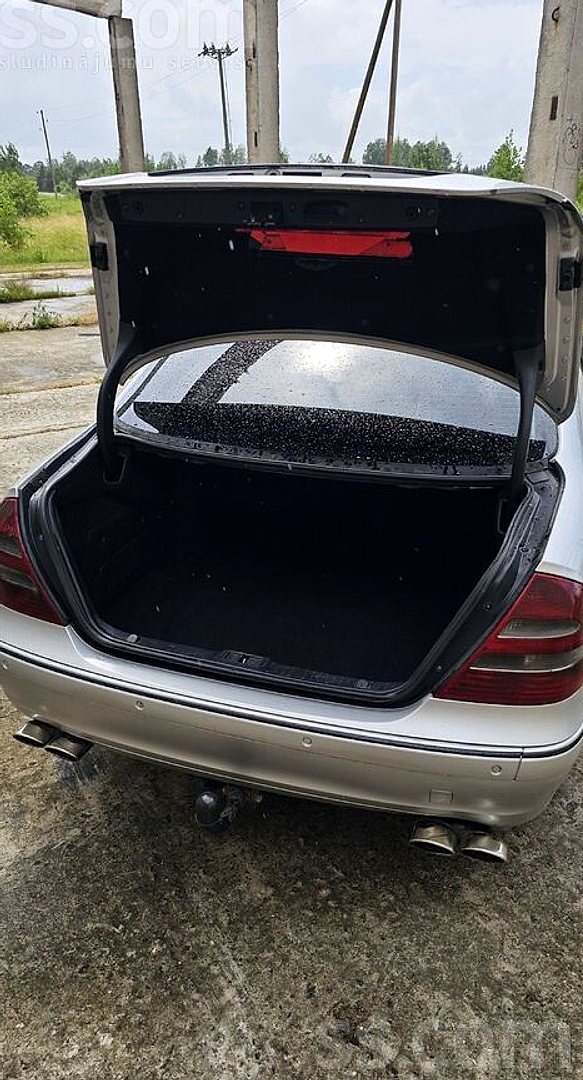 Mercedes-Benz E280 — foto 4