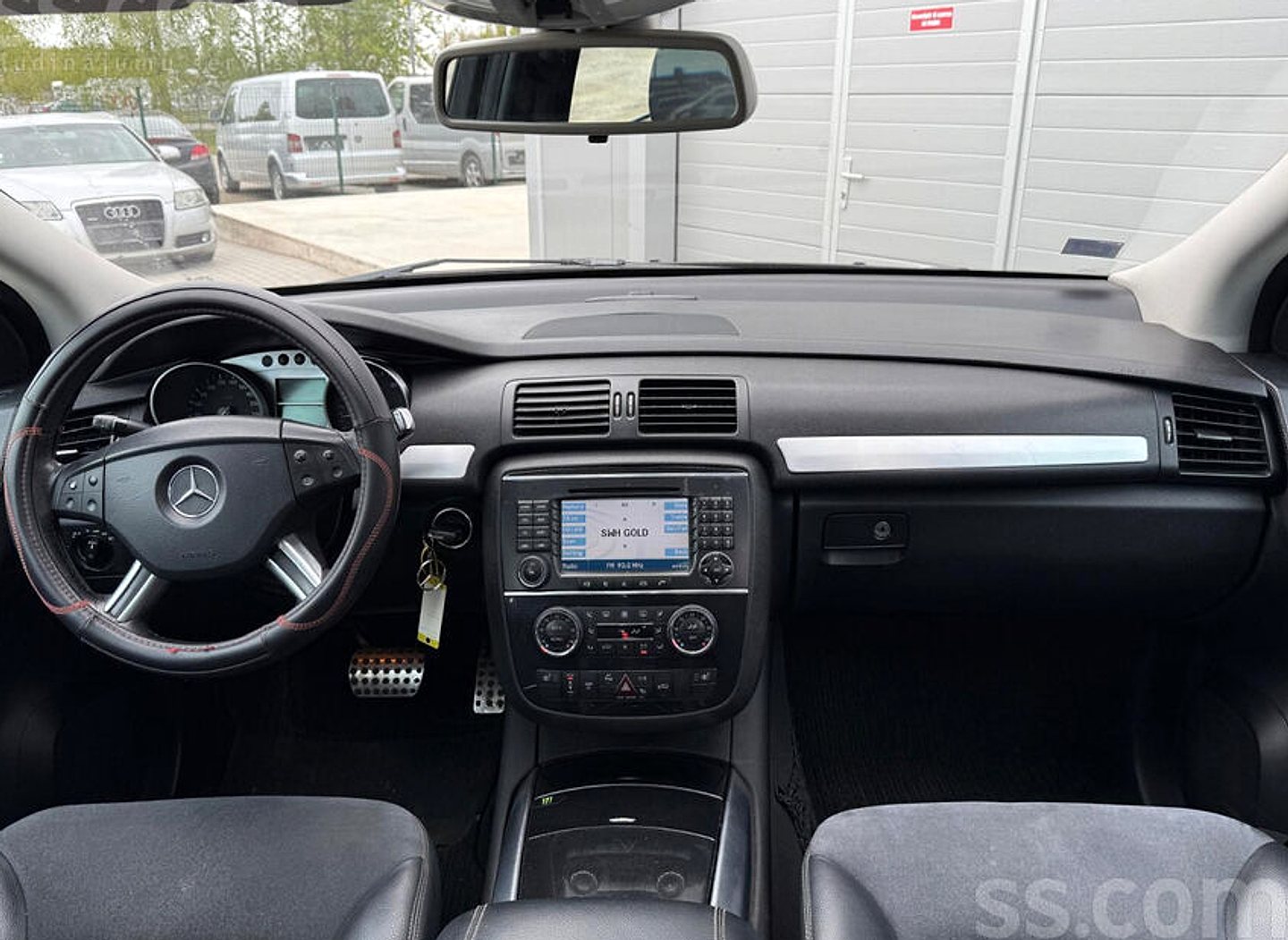 Mercedes-Benz R320 — foto 6