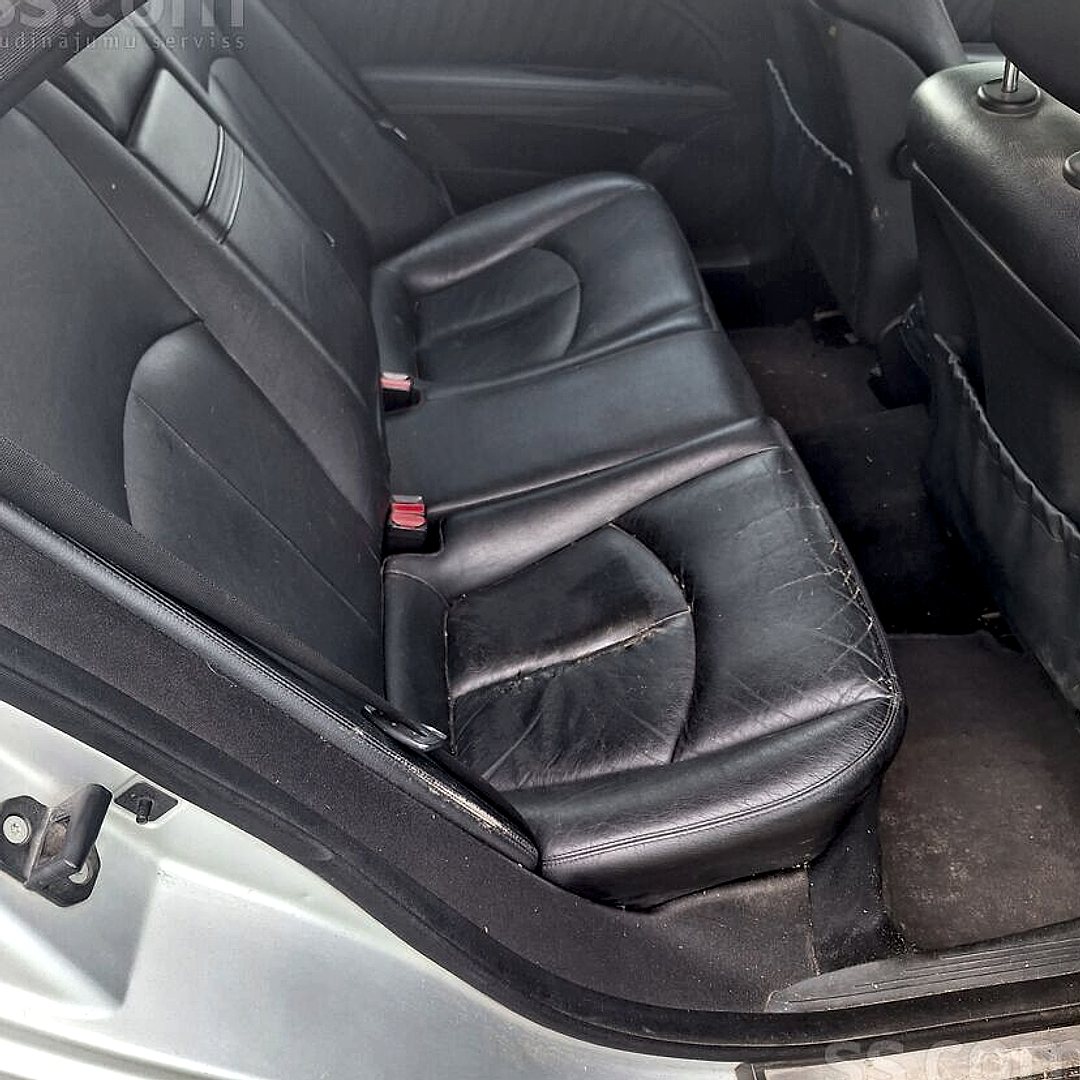 Mercedes-Benz E220 — foto 6