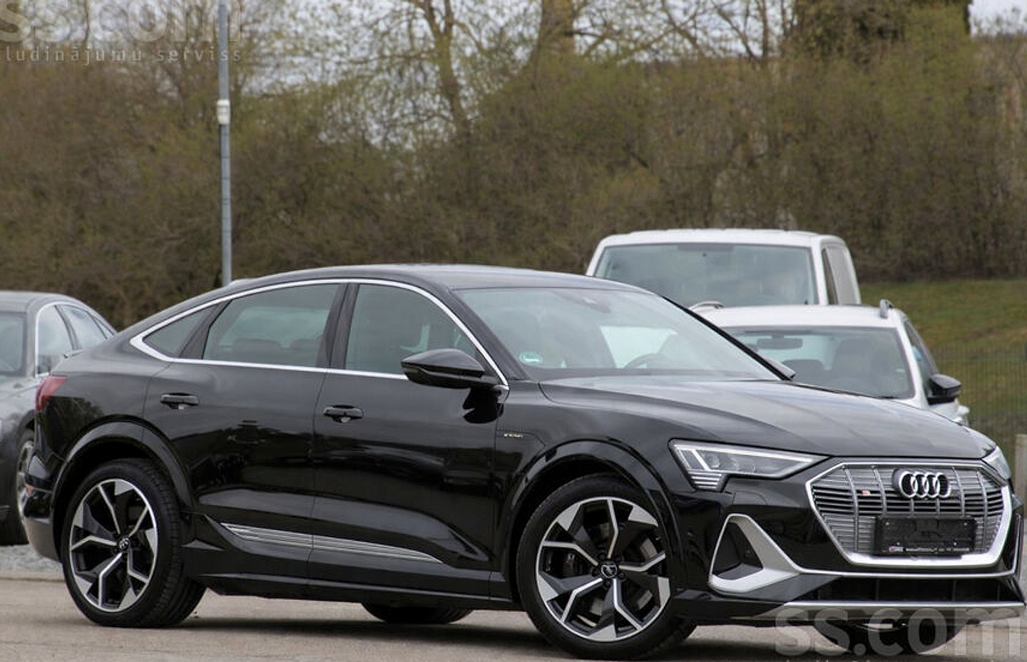 Audi E-tron — foto 3