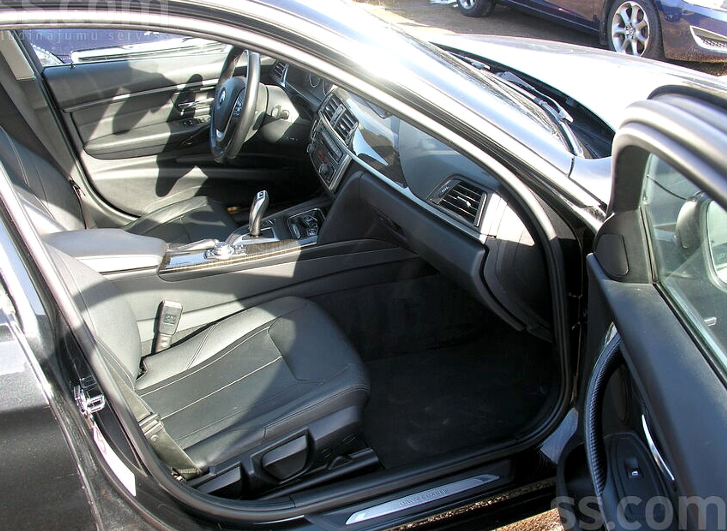 BMW 320 — foto 5
