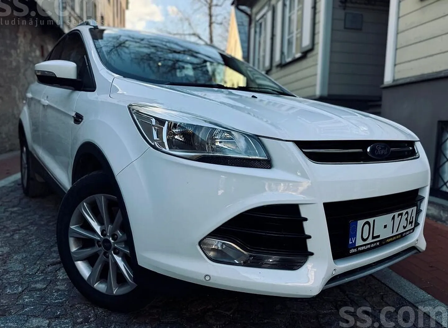 Ford Kuga, 2016. gads