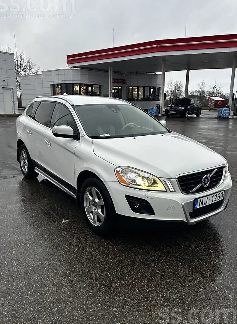 Volvo XC 60, 2010. gads