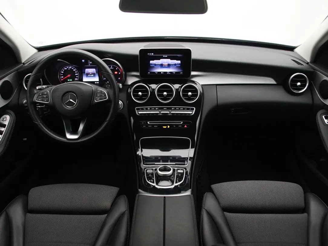 MERCEDES BENZ C200 — foto 3