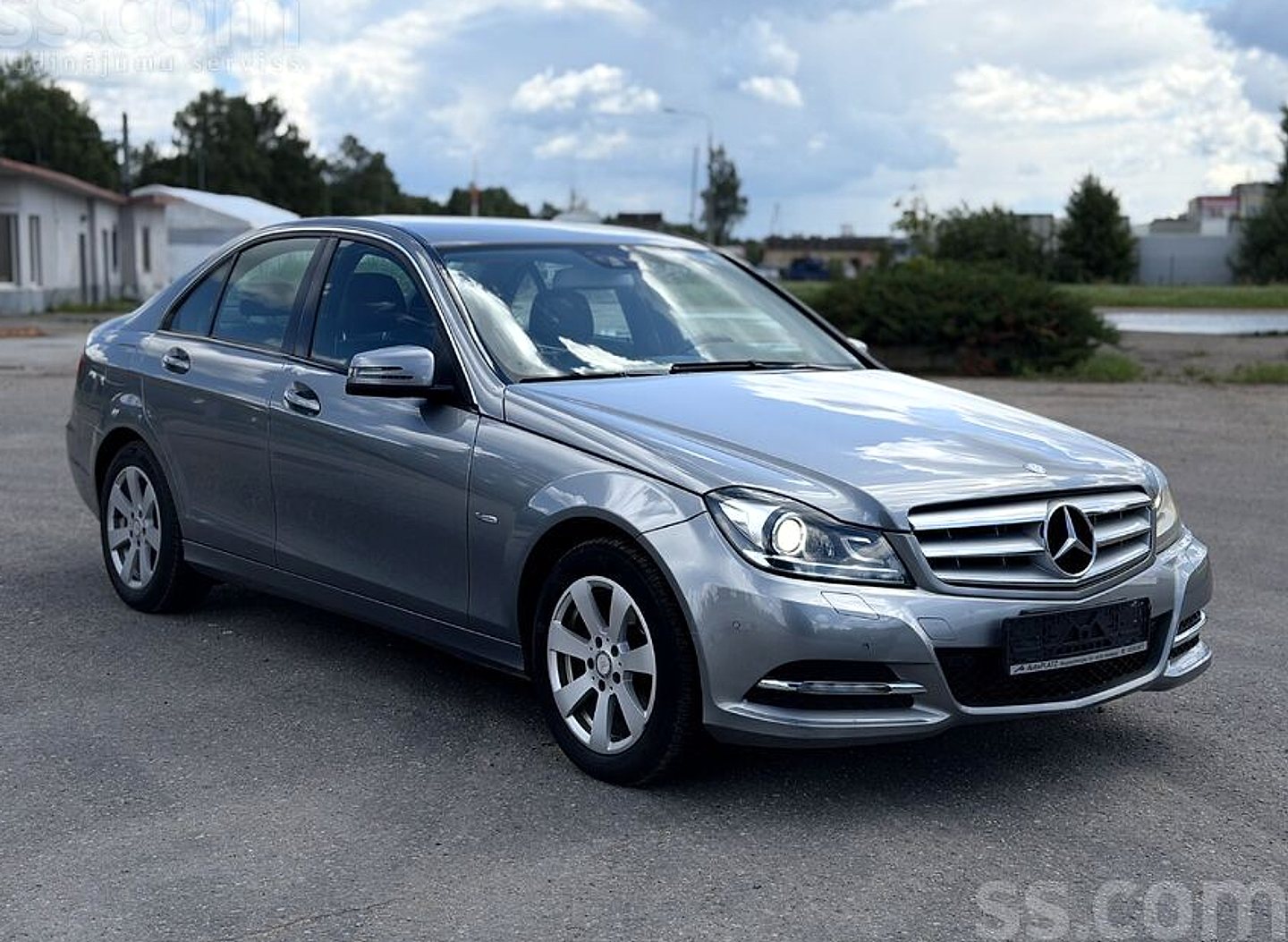 Mercedes-Benz C200 — foto 2