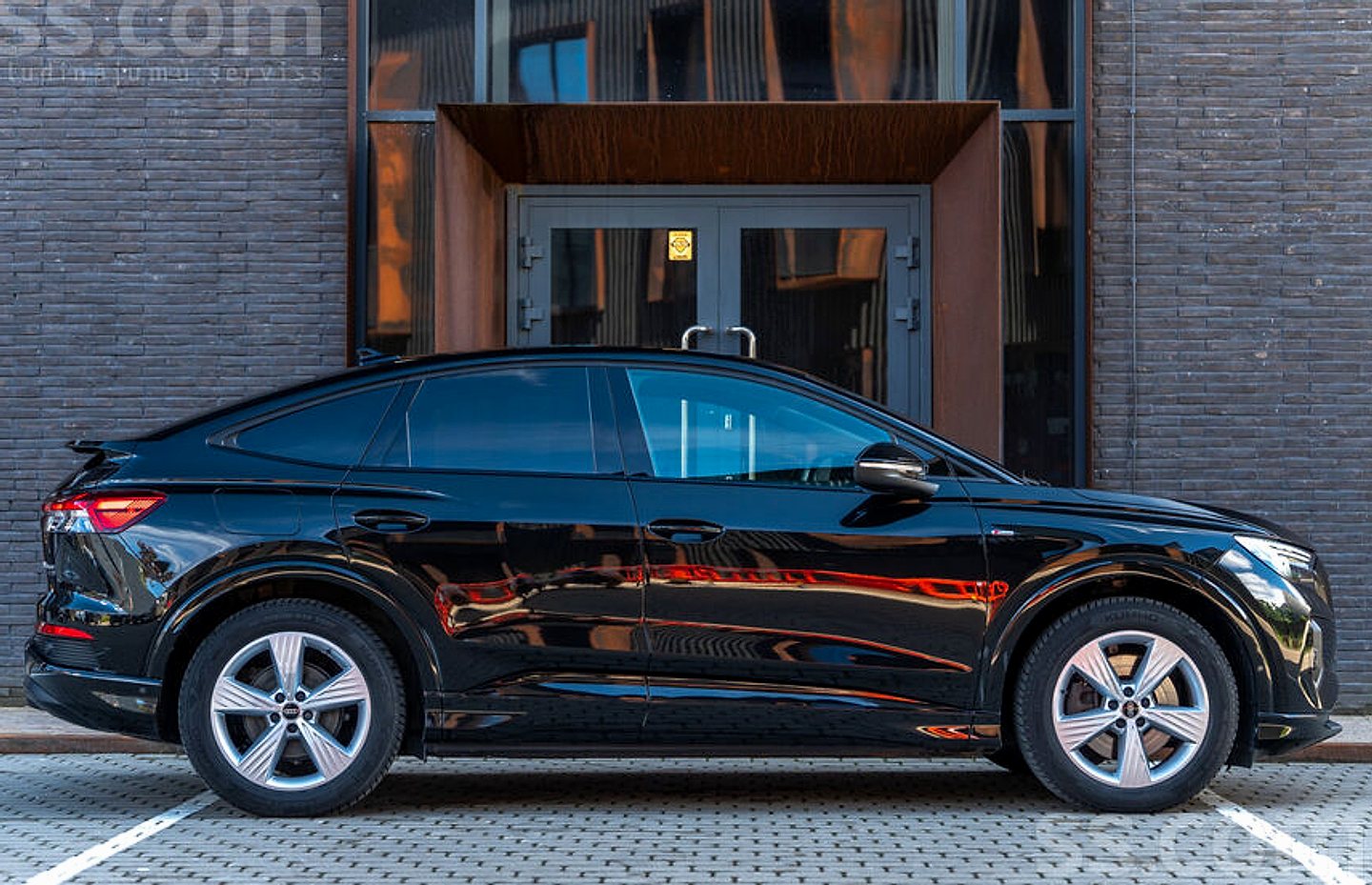Audi E-tron — foto 6