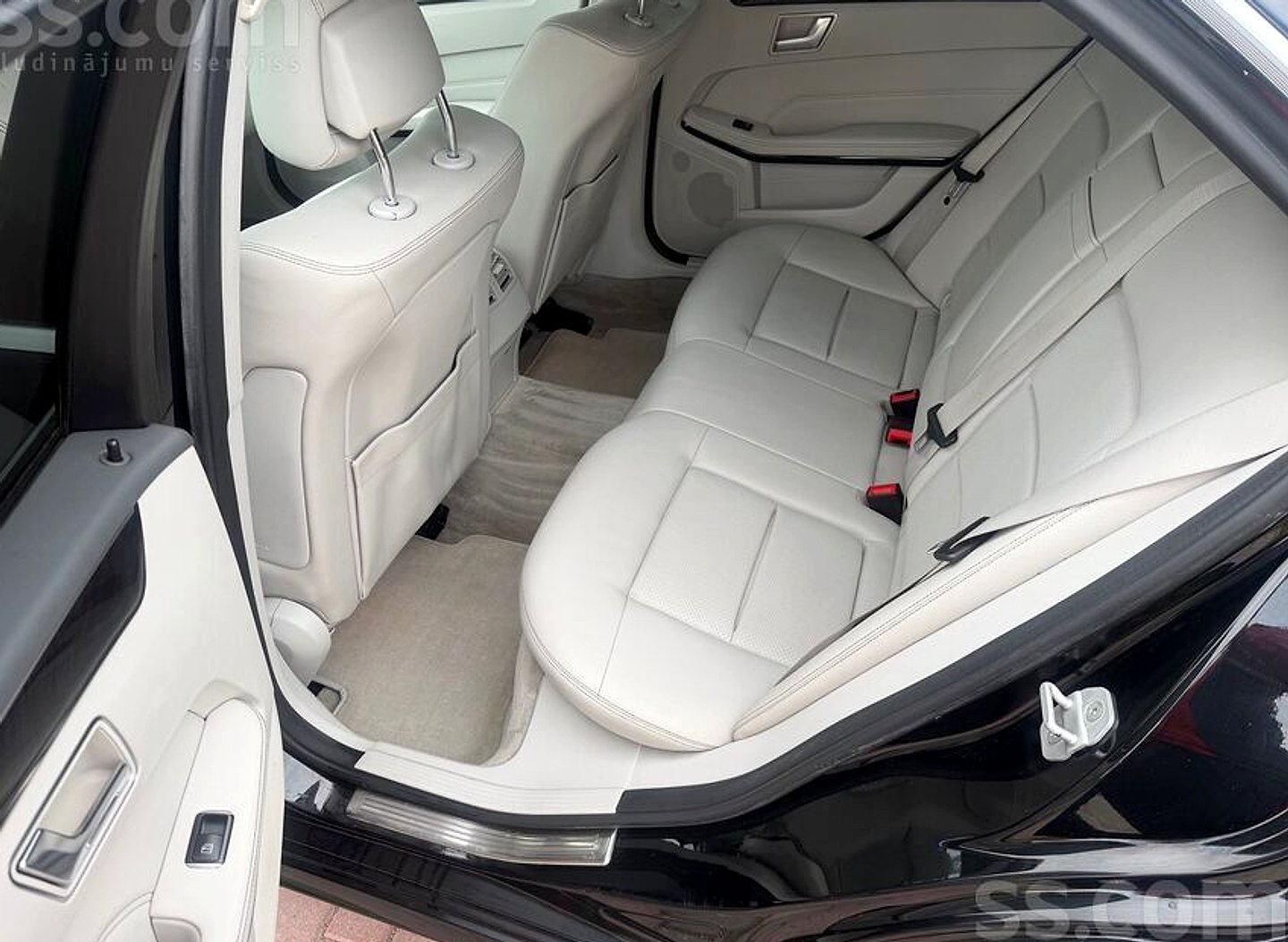 Mercedes-Benz E220 — foto 6