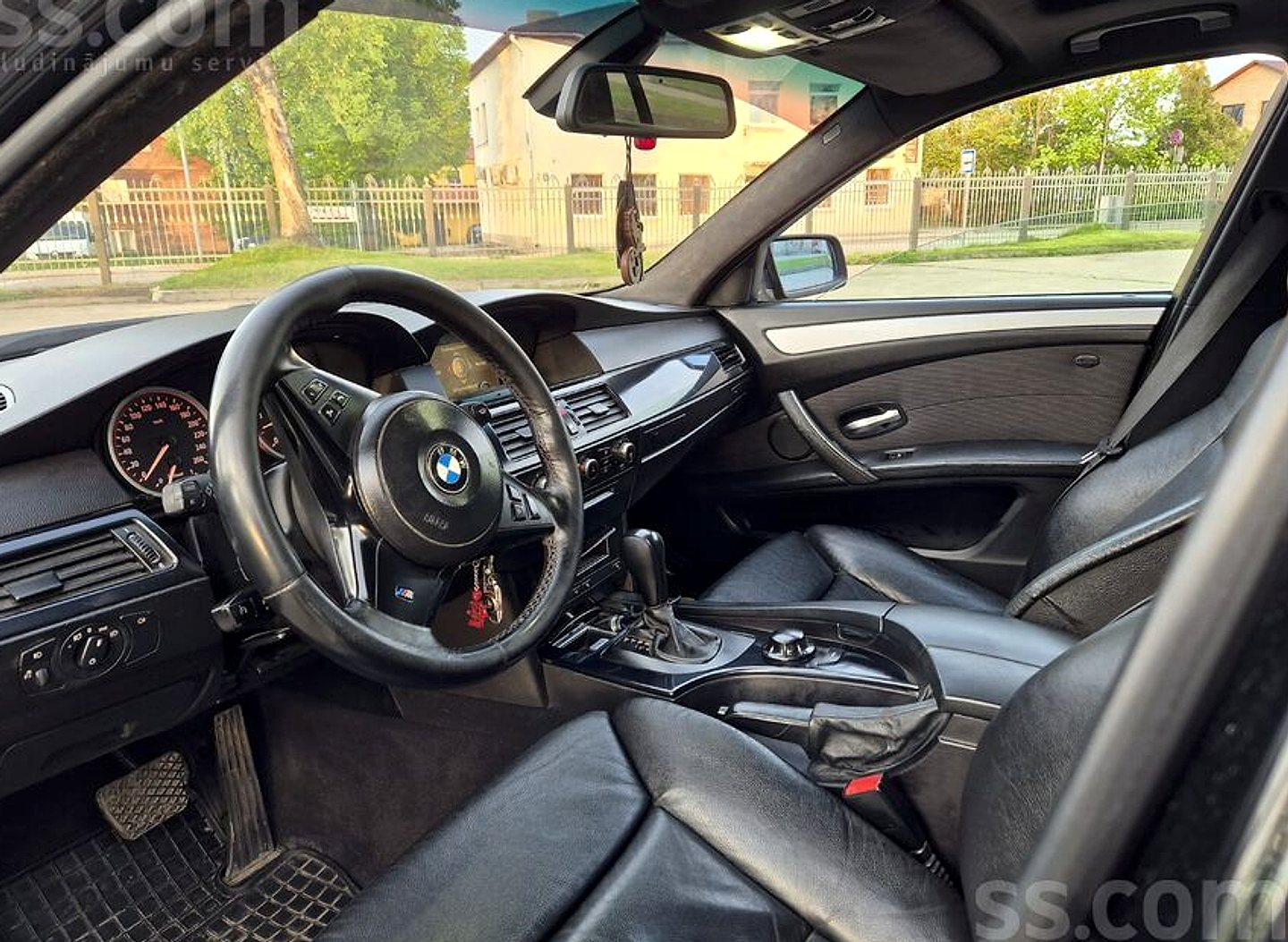 BMW 525 — foto 4