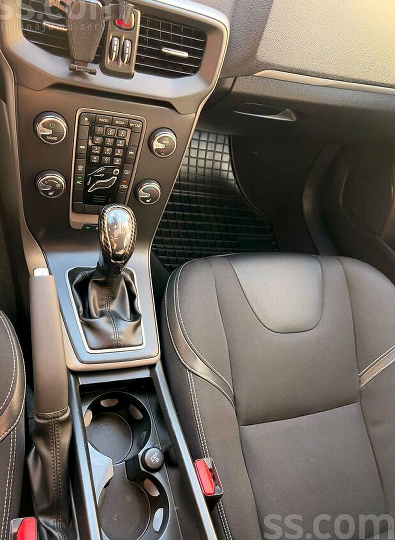 Volvo V40 — foto 3