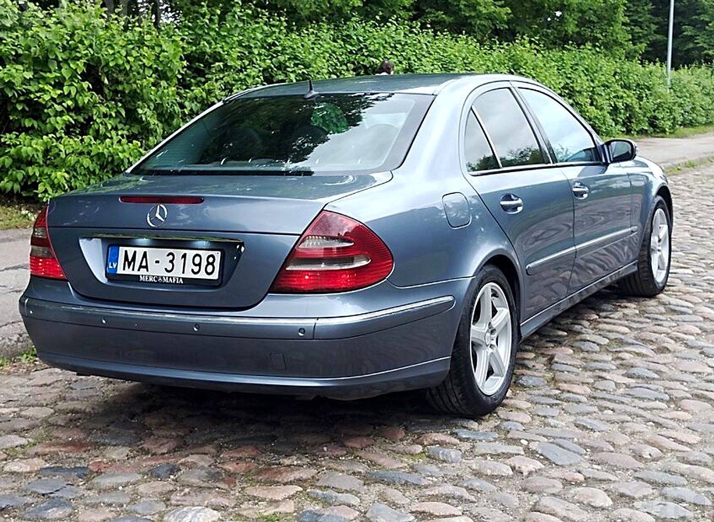 Mercedes-Benz E270 — foto 5